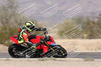 media/Dec-01-2025-Moto Forza (Mon) [[2daa91e15f]]/2-Intermediate Group/Session 3 (Turn 7 Inside Pans)/